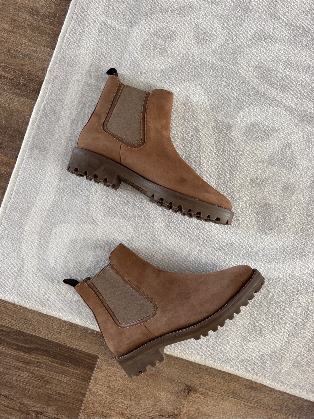 Women’s Thursdays Suede Chelsea Boot - Tan